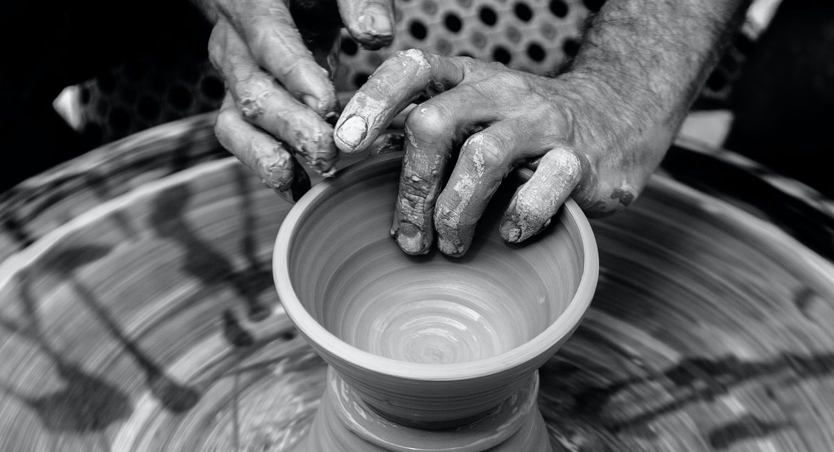 What to become in life vase or clay oven - Cover